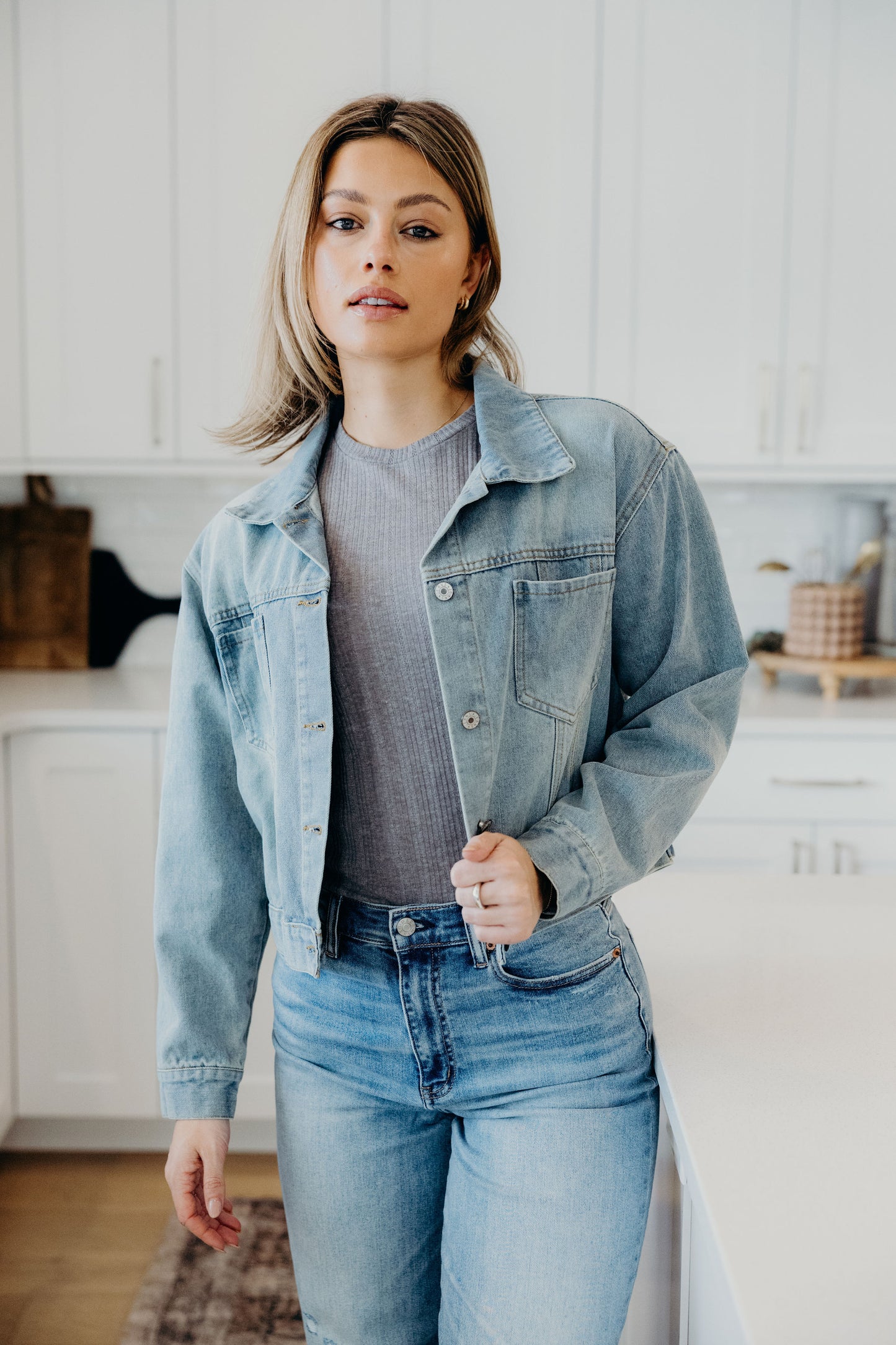 VINTAGE CROPPED JACKET IN LIGHT WASH
