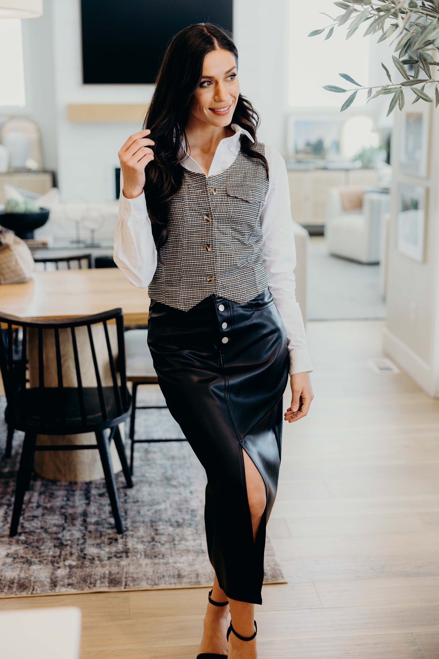 MAXI SKIRT IN BLACK LEATHER