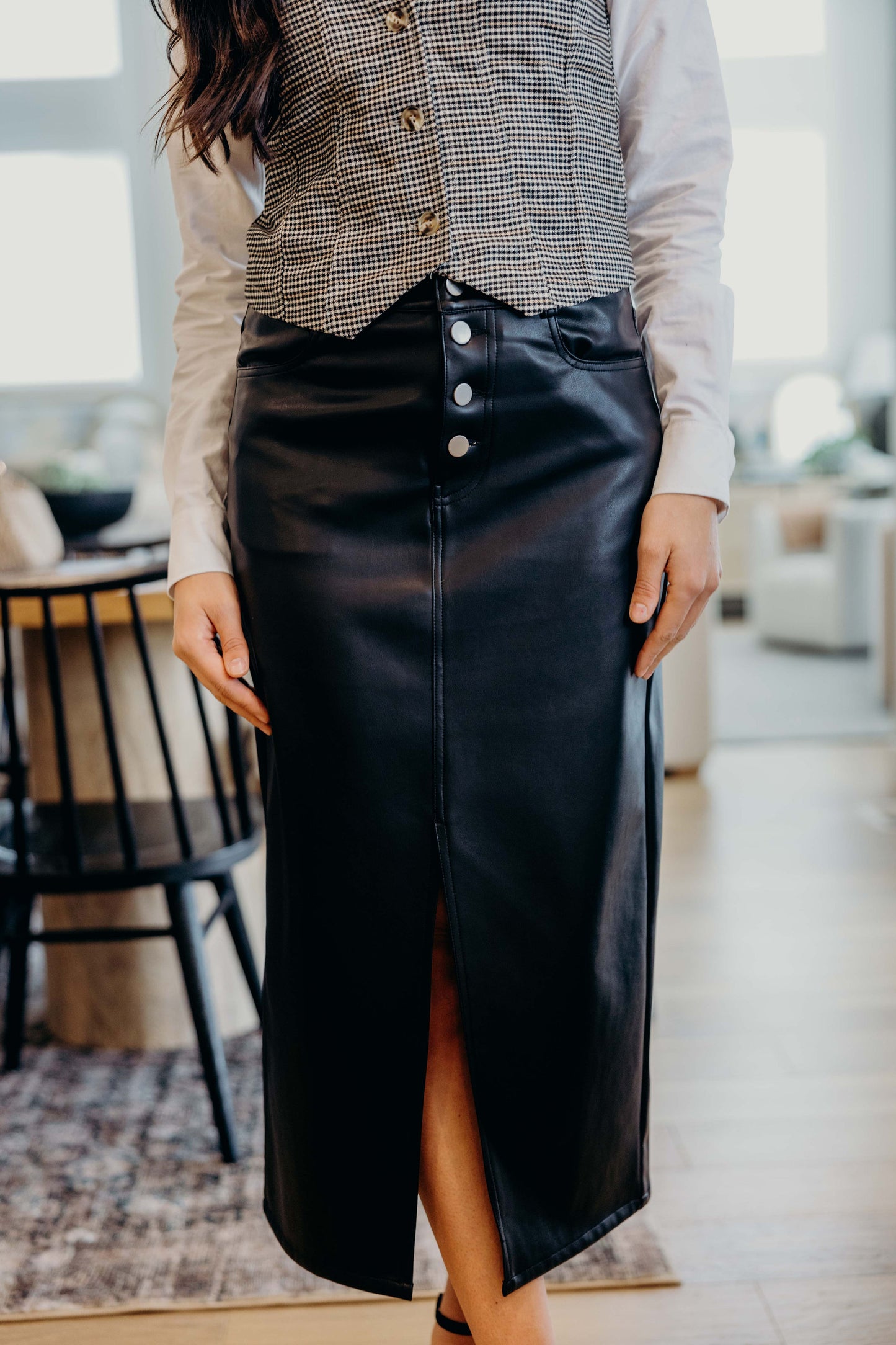 MAXI SKIRT IN BLACK LEATHER