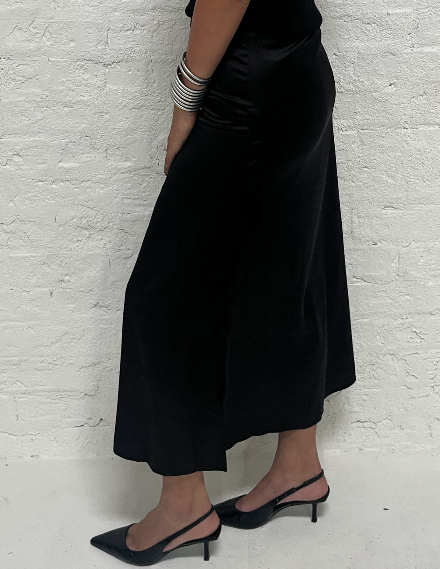 SLIP SKIRT IN BLACK