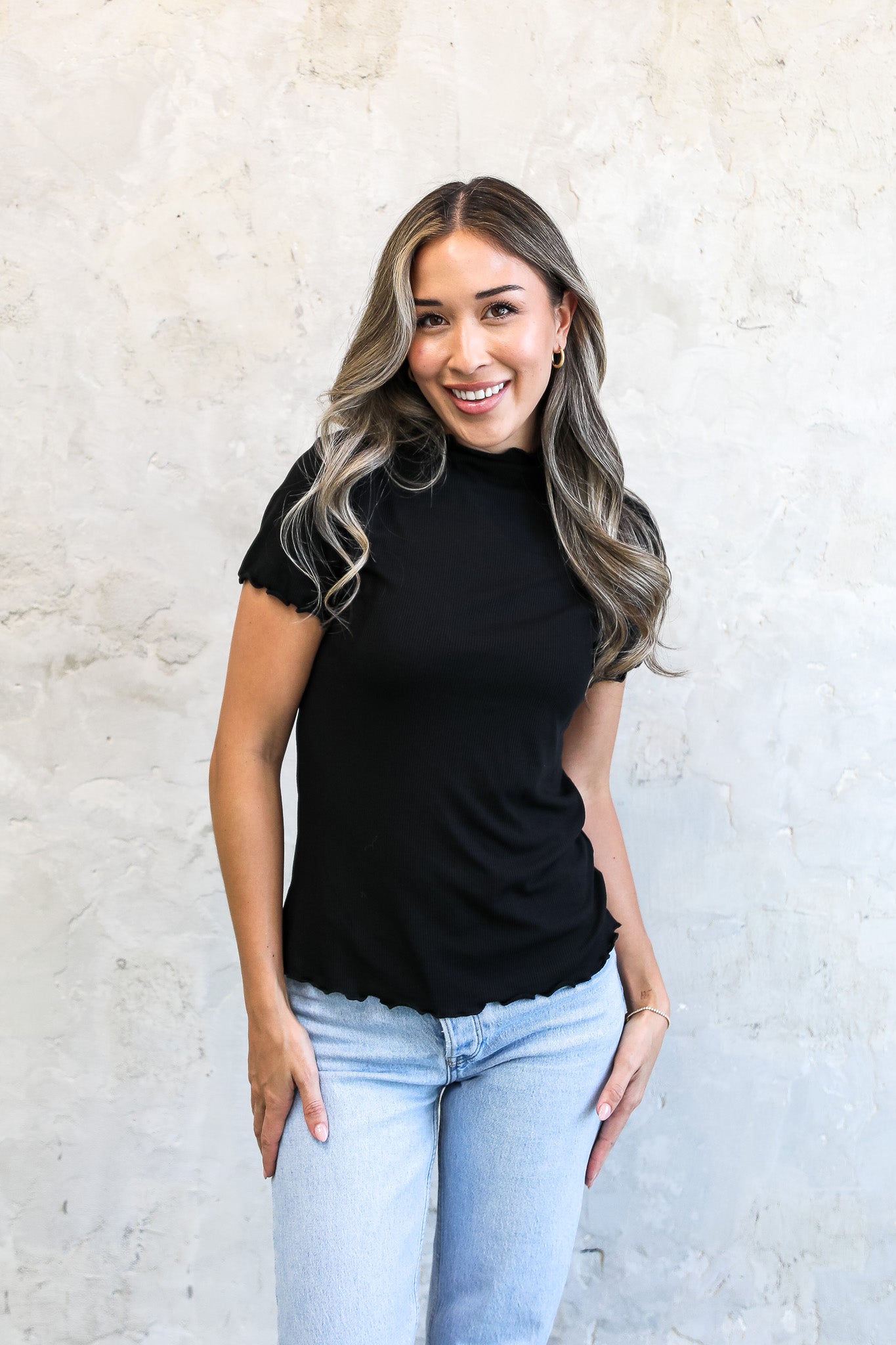 MOCK NECK RIBBED TEE IN BLACK