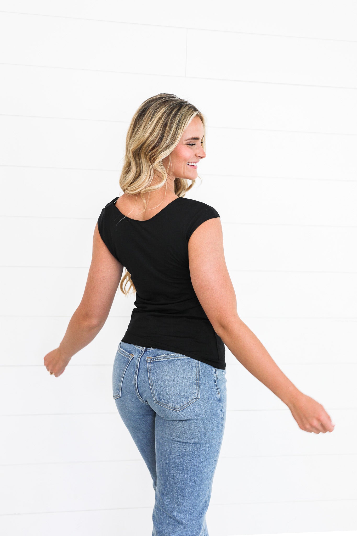 LAYERING CAP SLEEVE IN BLACK