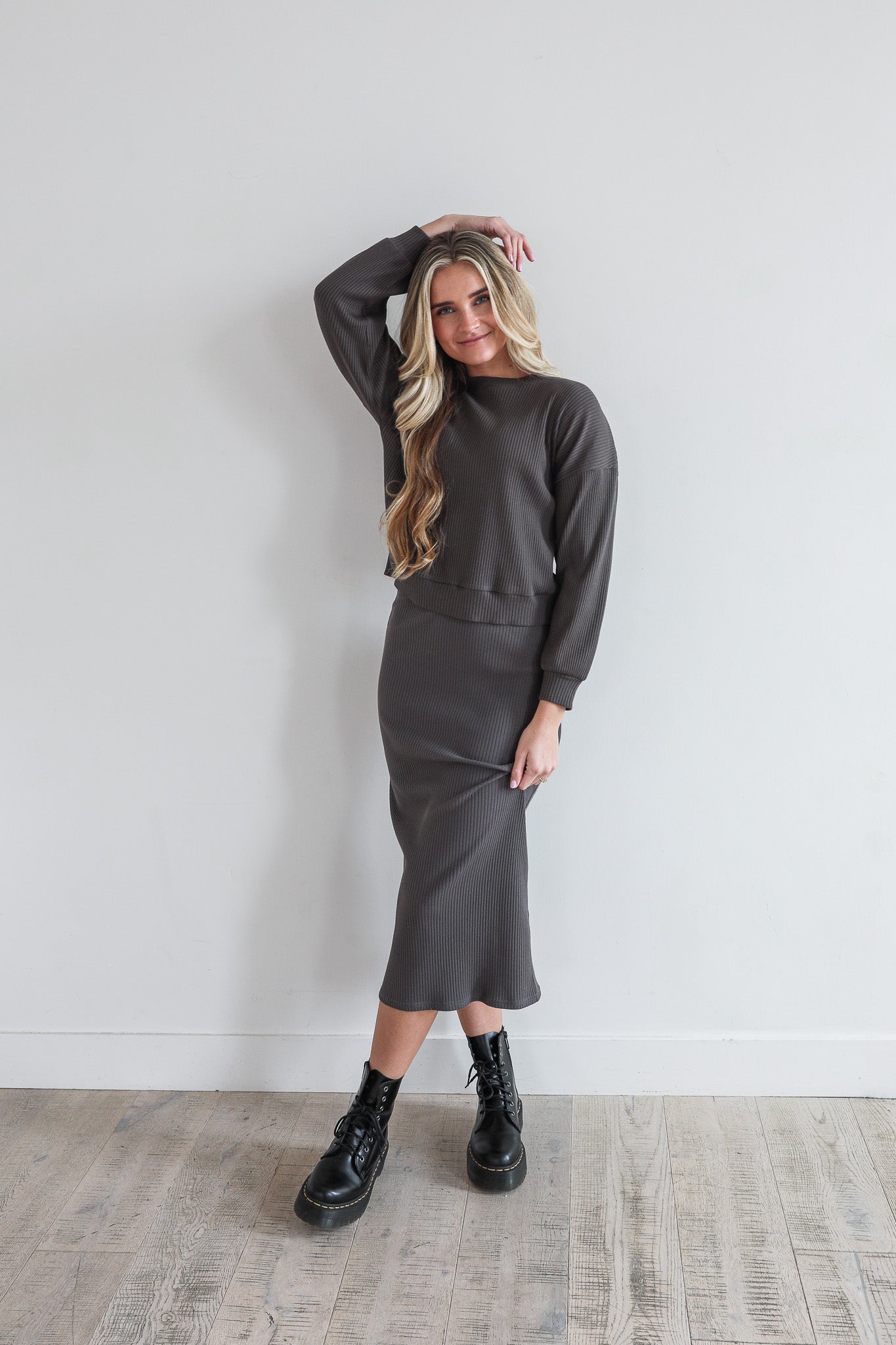 OVERSIZED RIBBED SWEATER IN CHARCOAL