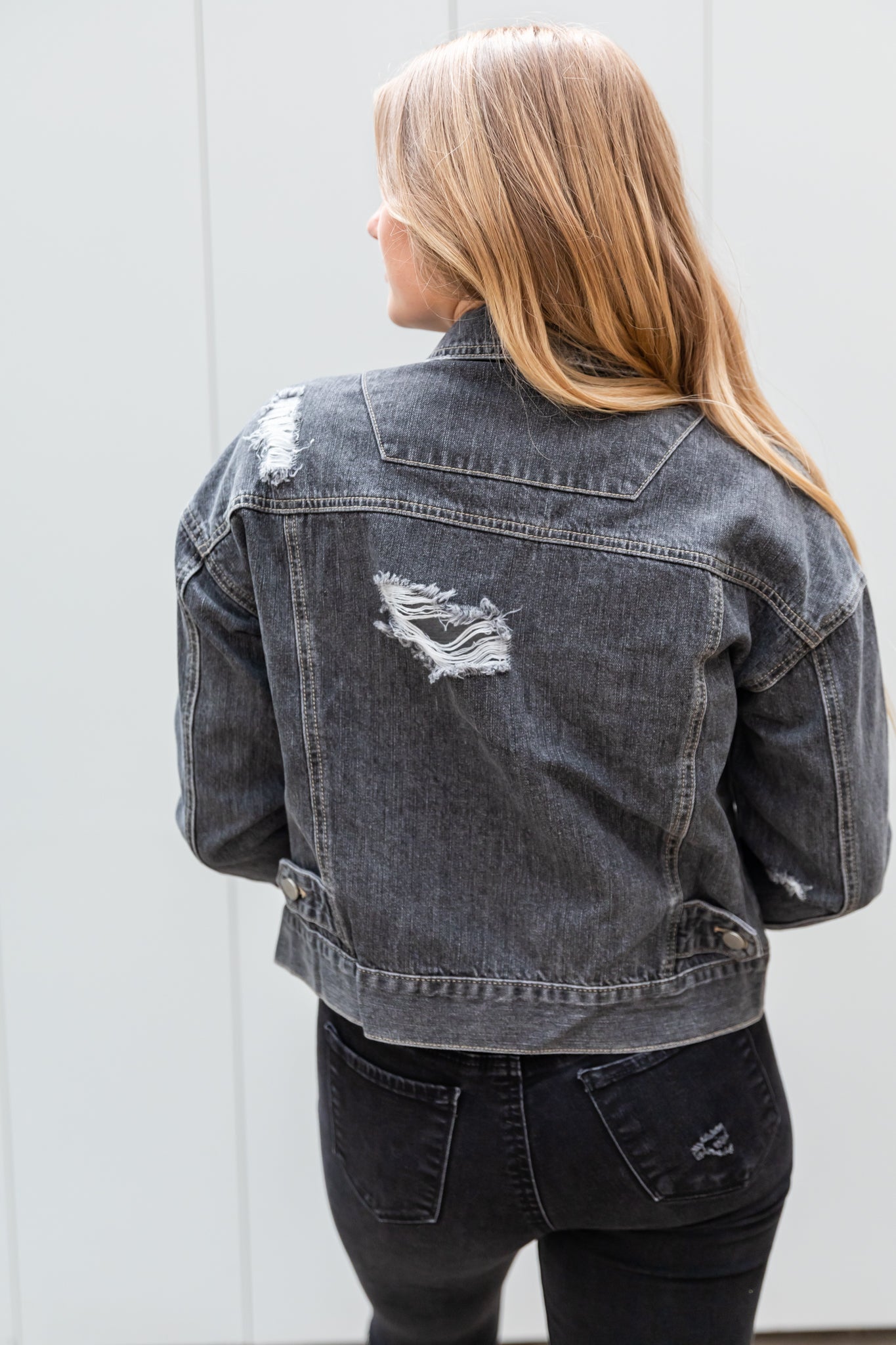 DENIM JACKET IN BLACK WASH