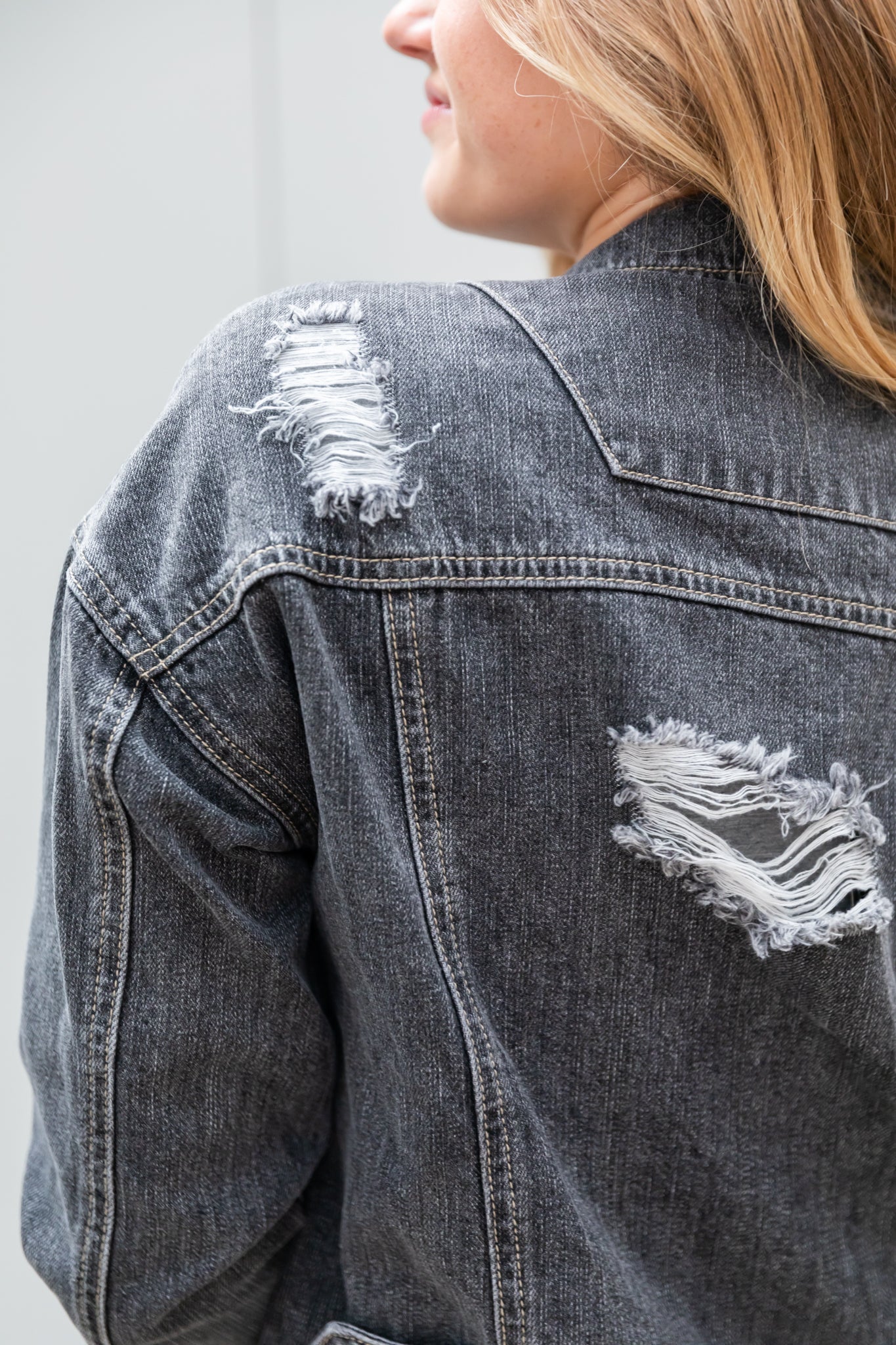 DENIM JACKET IN BLACK WASH FINAL SALE