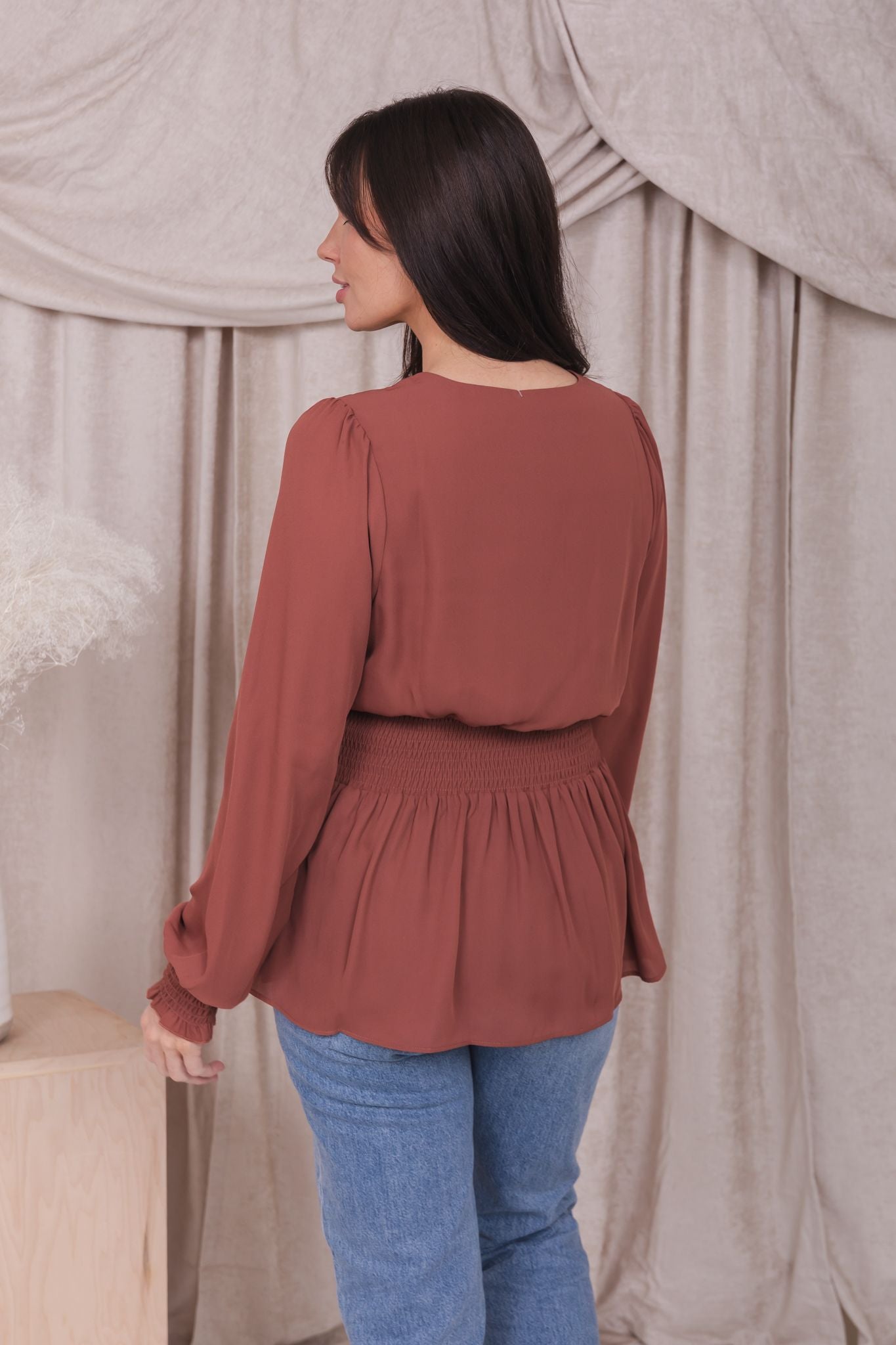 SMOCKED WAIST LONG SLEEVE IN DUSTED CLAY