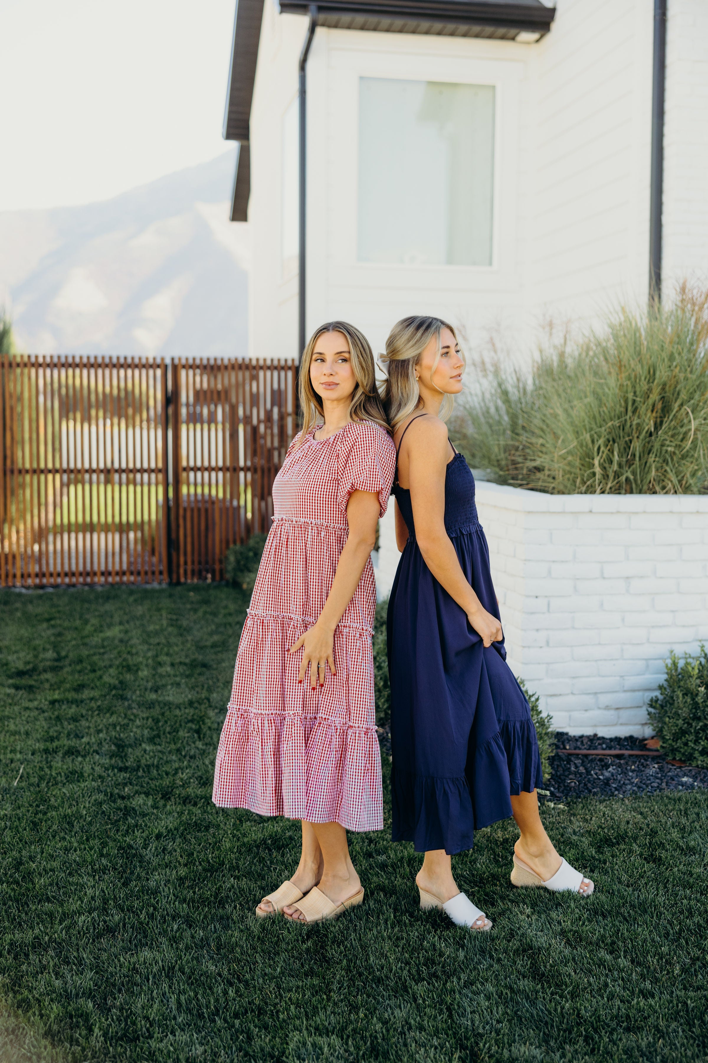 THE JONES IN PASSPORT BLUE