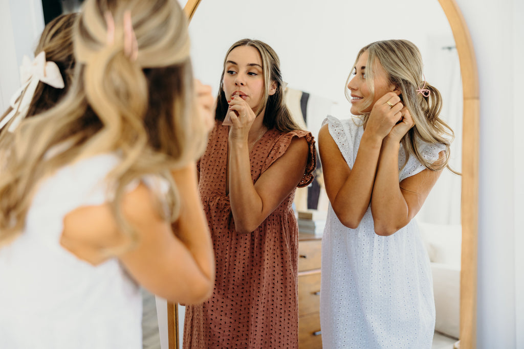 THE DUTTON IN LIGHT CORAL EYELET FINAL SALE