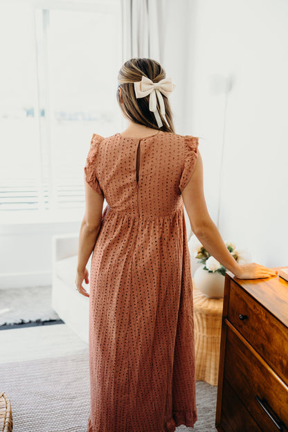 THE DUTTON IN LIGHT CORAL EYELET