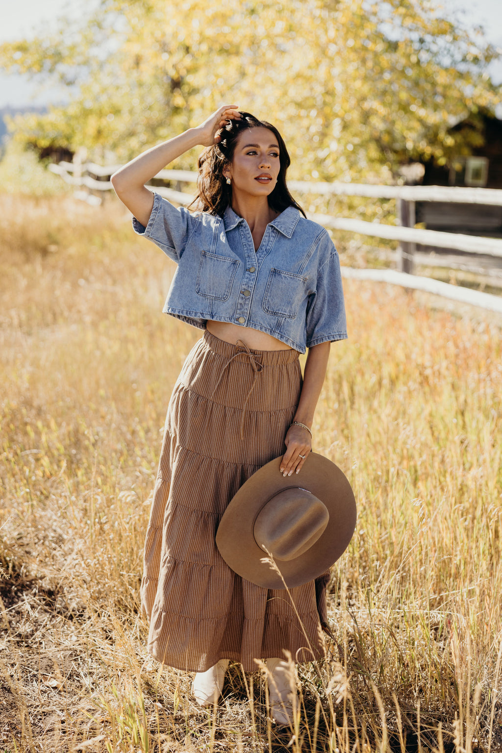 CROPPED DENIM TOP IN FADED CLOUD