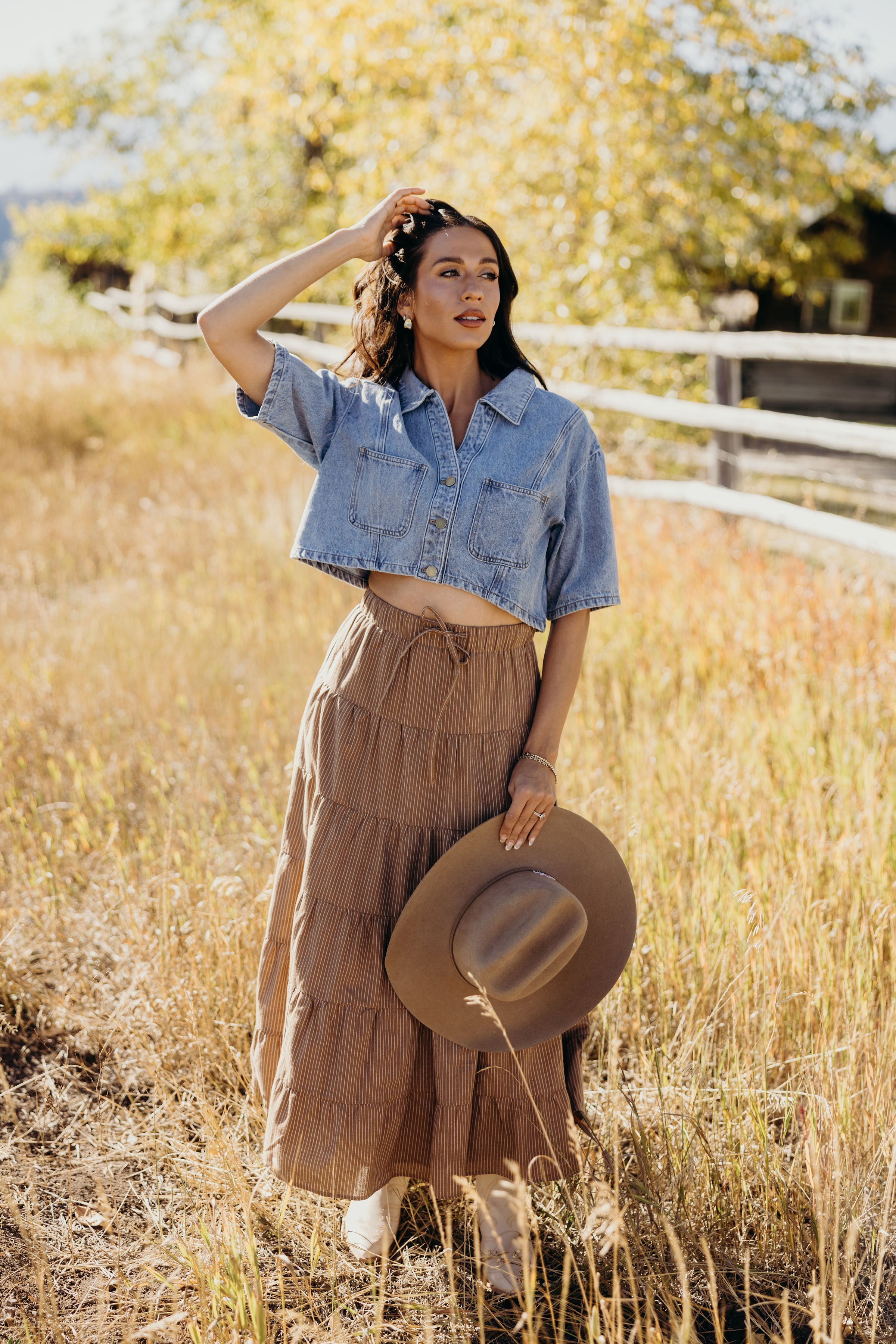 CROPPED DENIM TOP IN FADED CLOUD