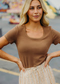 RIBBED SWEATER SCOOP TEE IN HAZELNUT