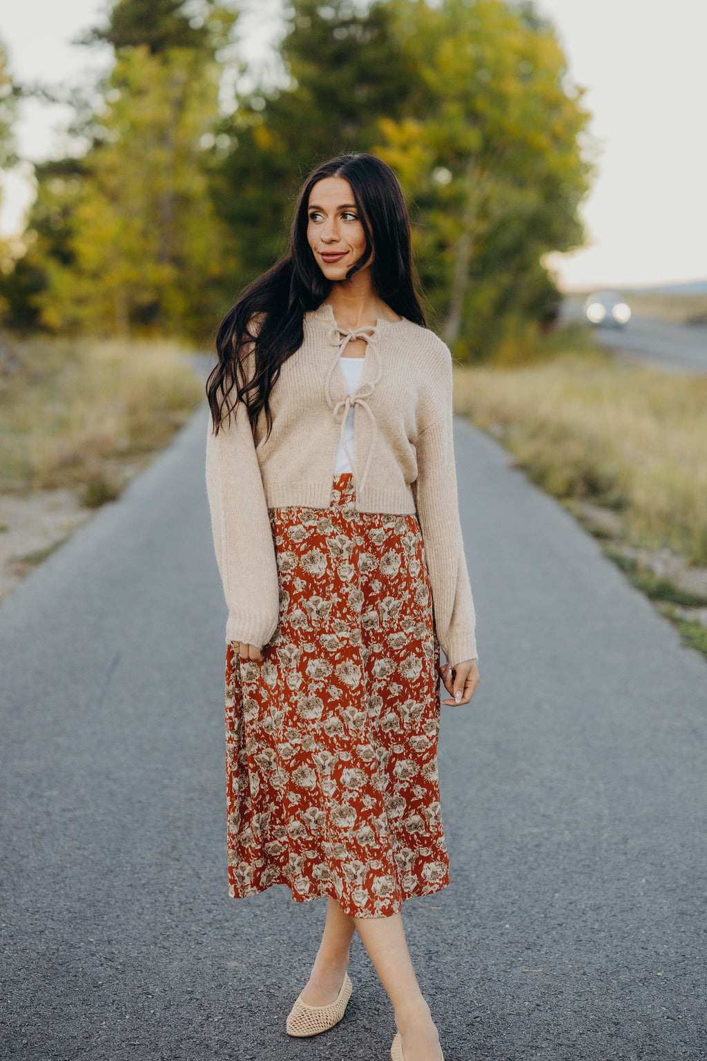 TEXTURED MIDI SKIRT IN HICKORY LANE