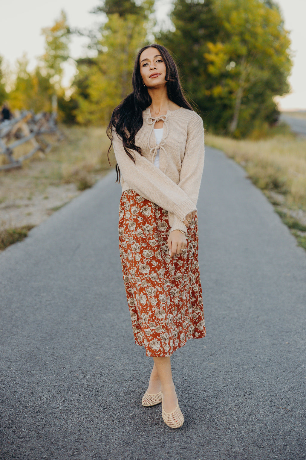 TEXTURED MIDI SKIRT IN HICKORY LANE