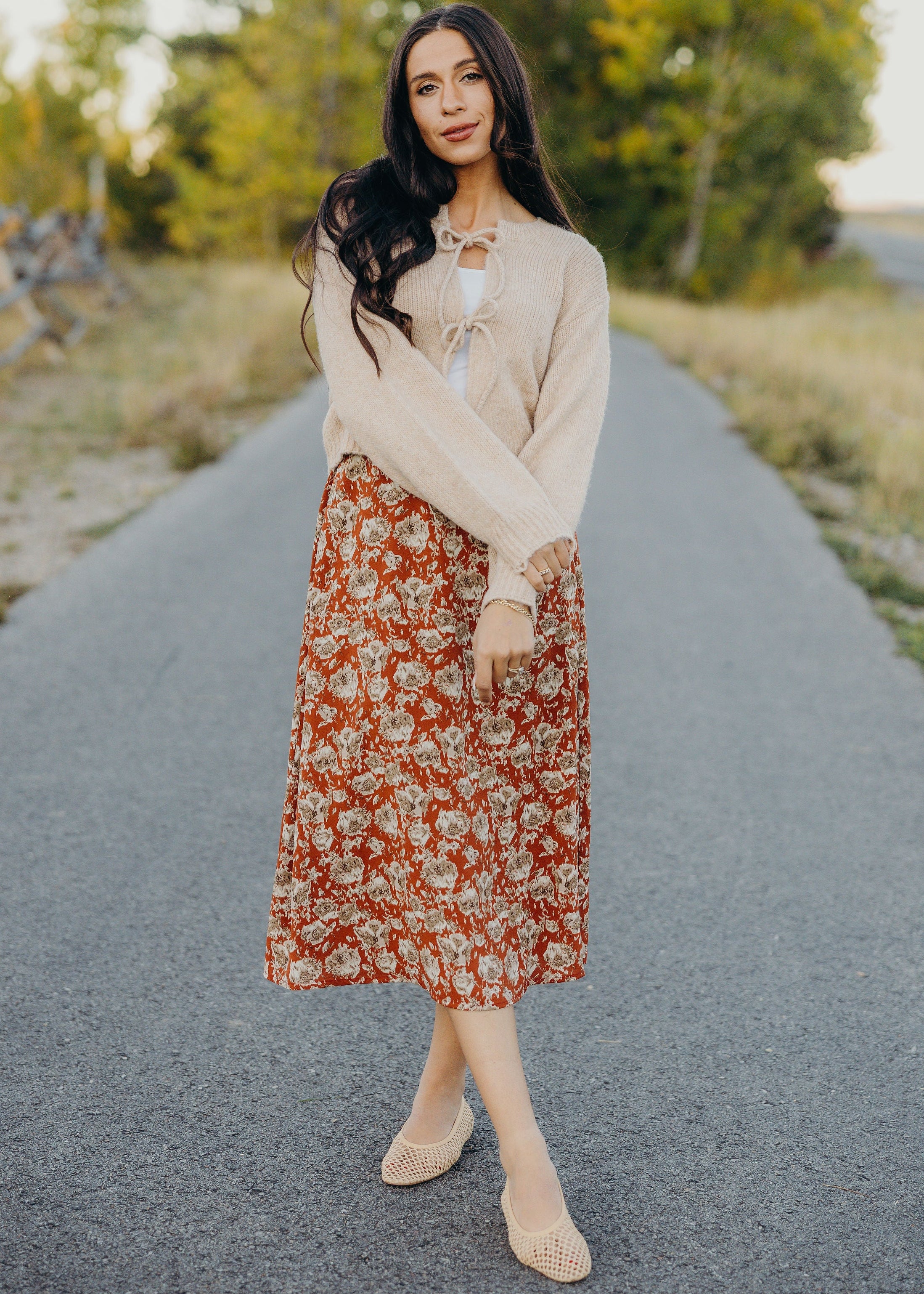 TEXTURED MIDI SKIRT IN HICKORY LANE