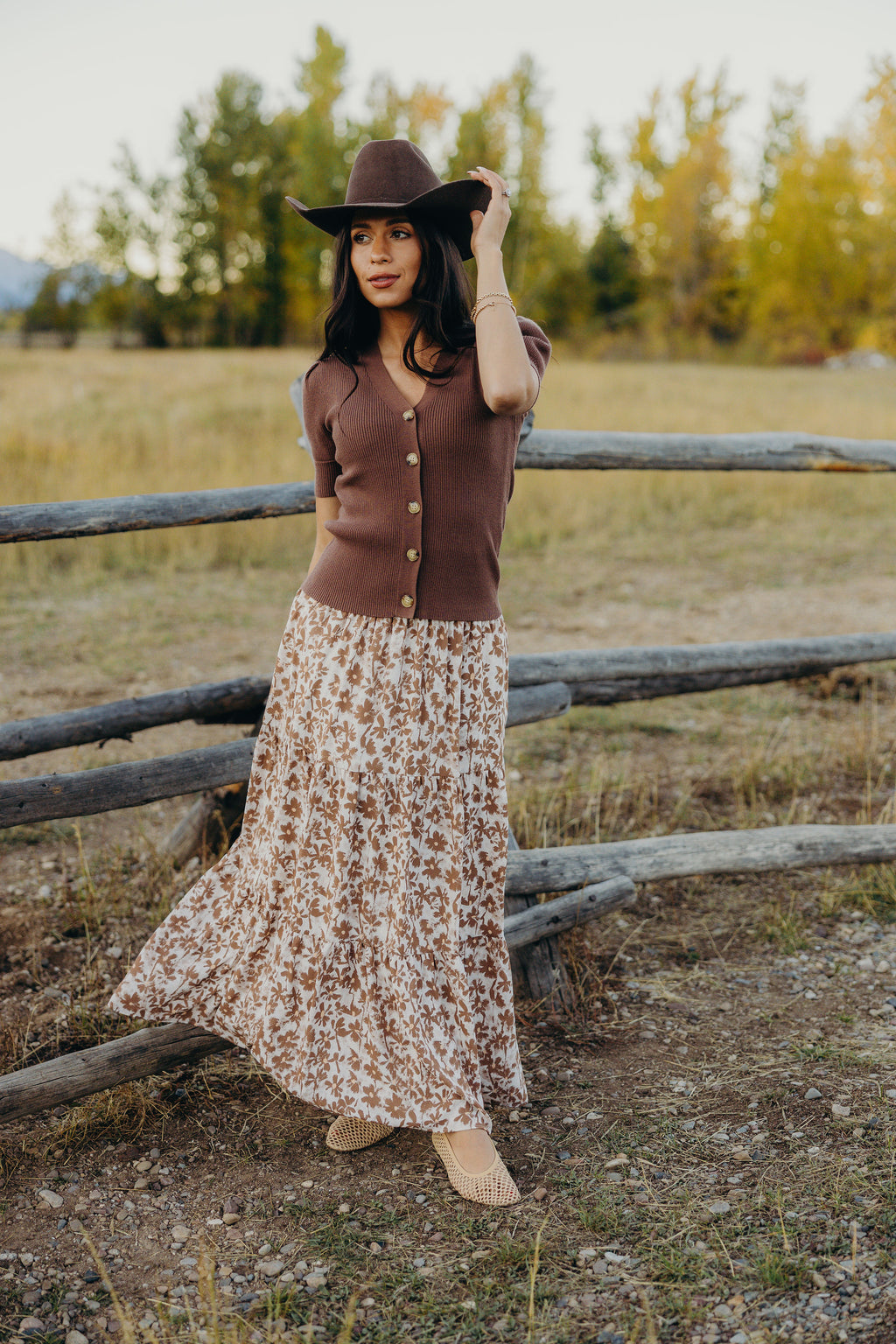 SHORT SLEEVE CARDIGAN IN BROWNIE
