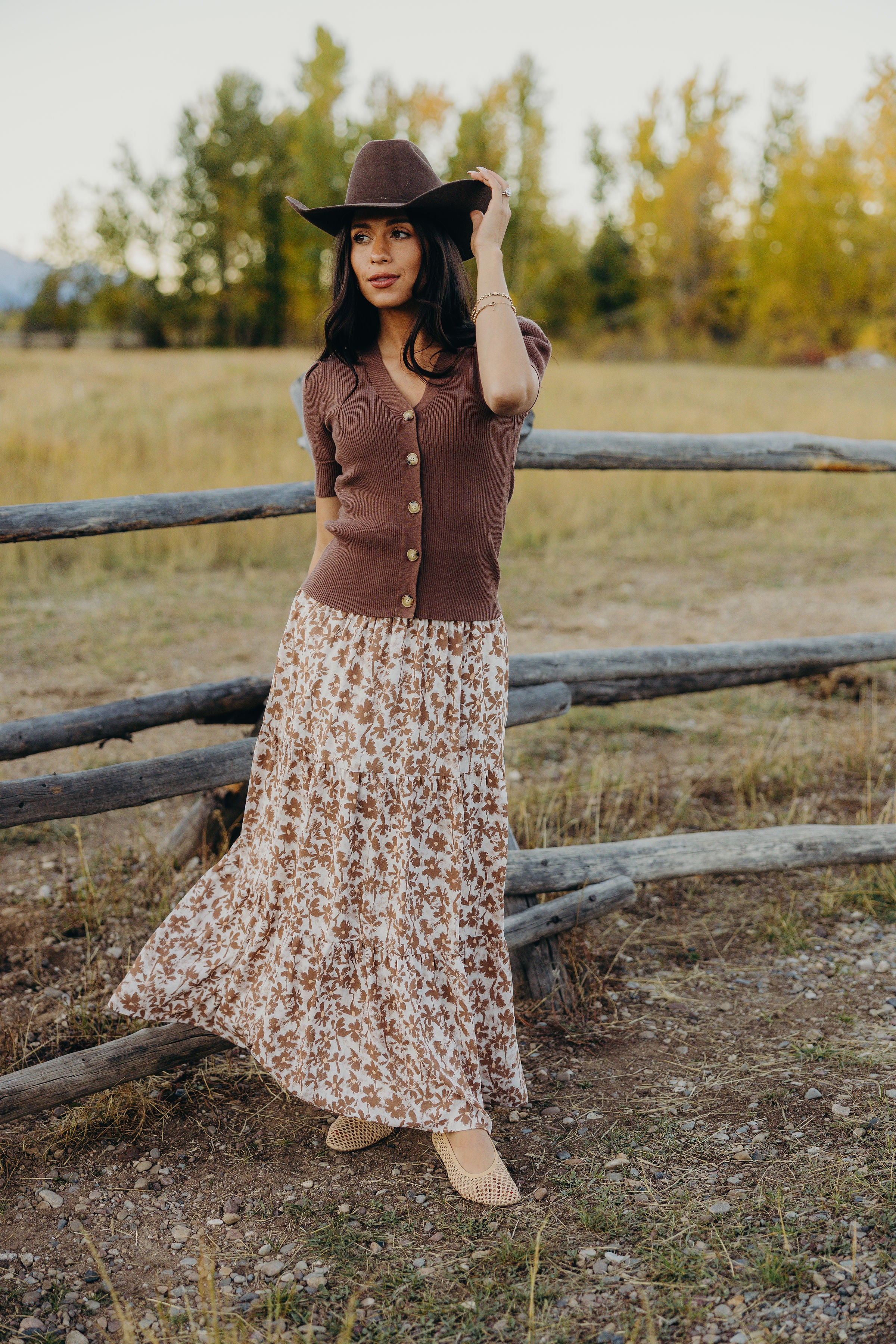 SHORT SLEEVE CARDIGAN IN BROWNIE