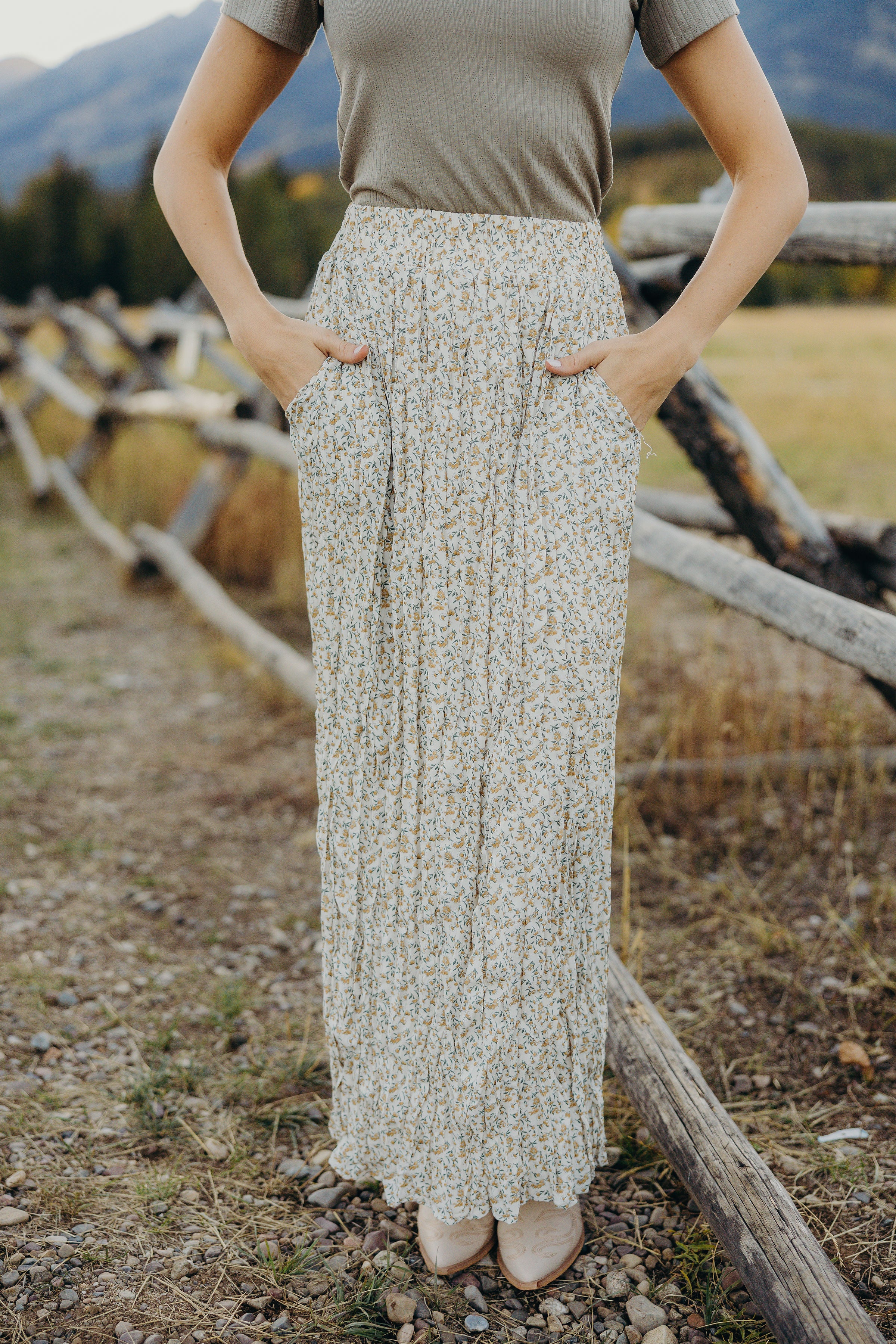 MAXI SKIRT IN FARMHOUSE