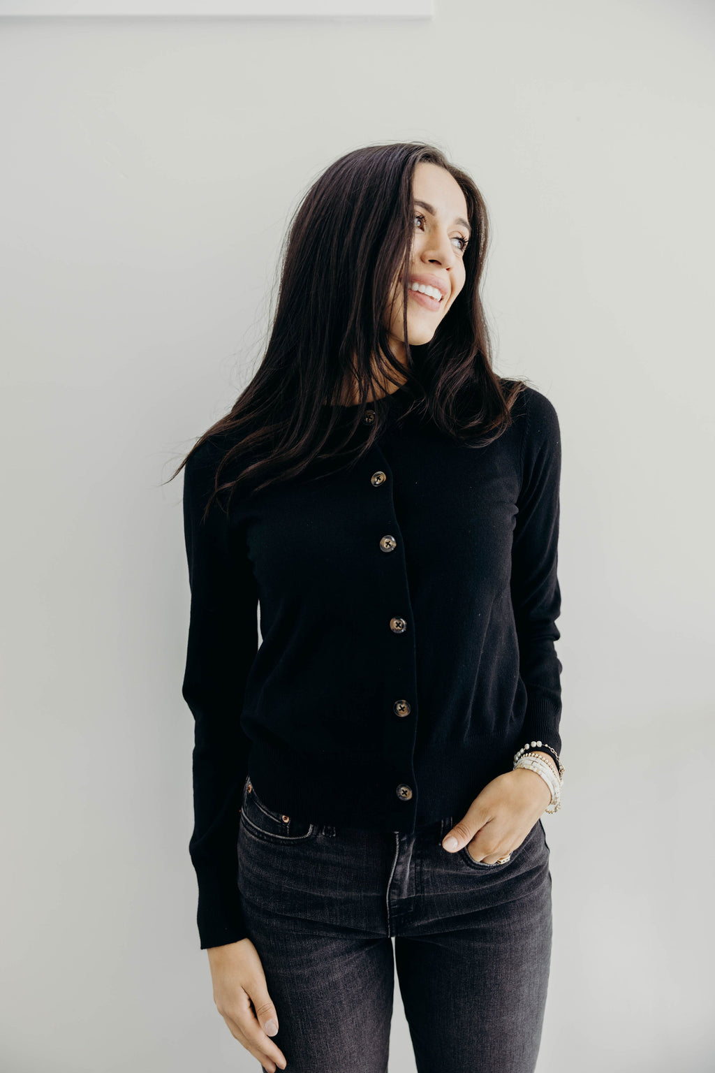 BASIC CARDIGAN IN BLACK