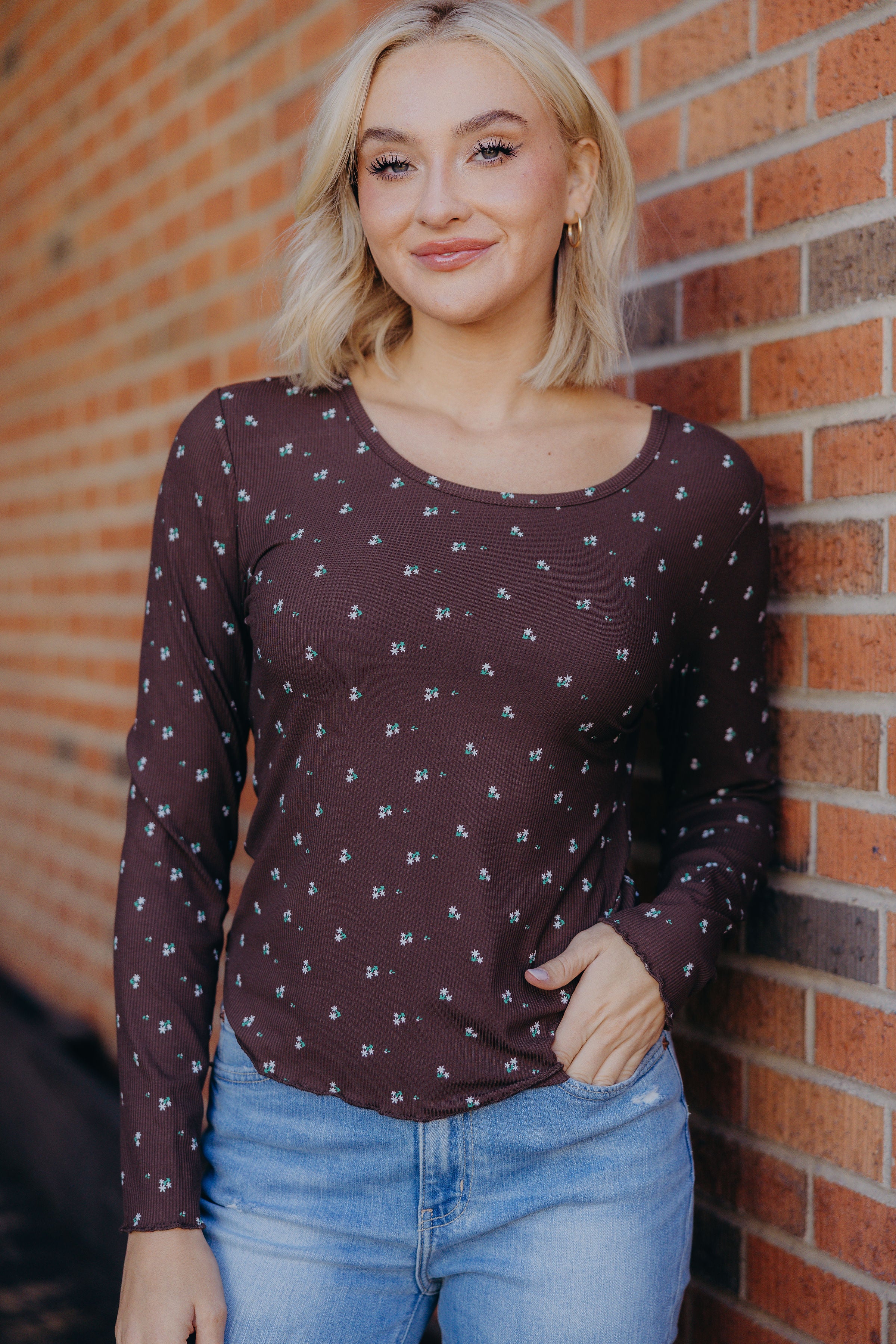 LONG SLEEVE RIBBED TEE IN TRUFFLE MOSS