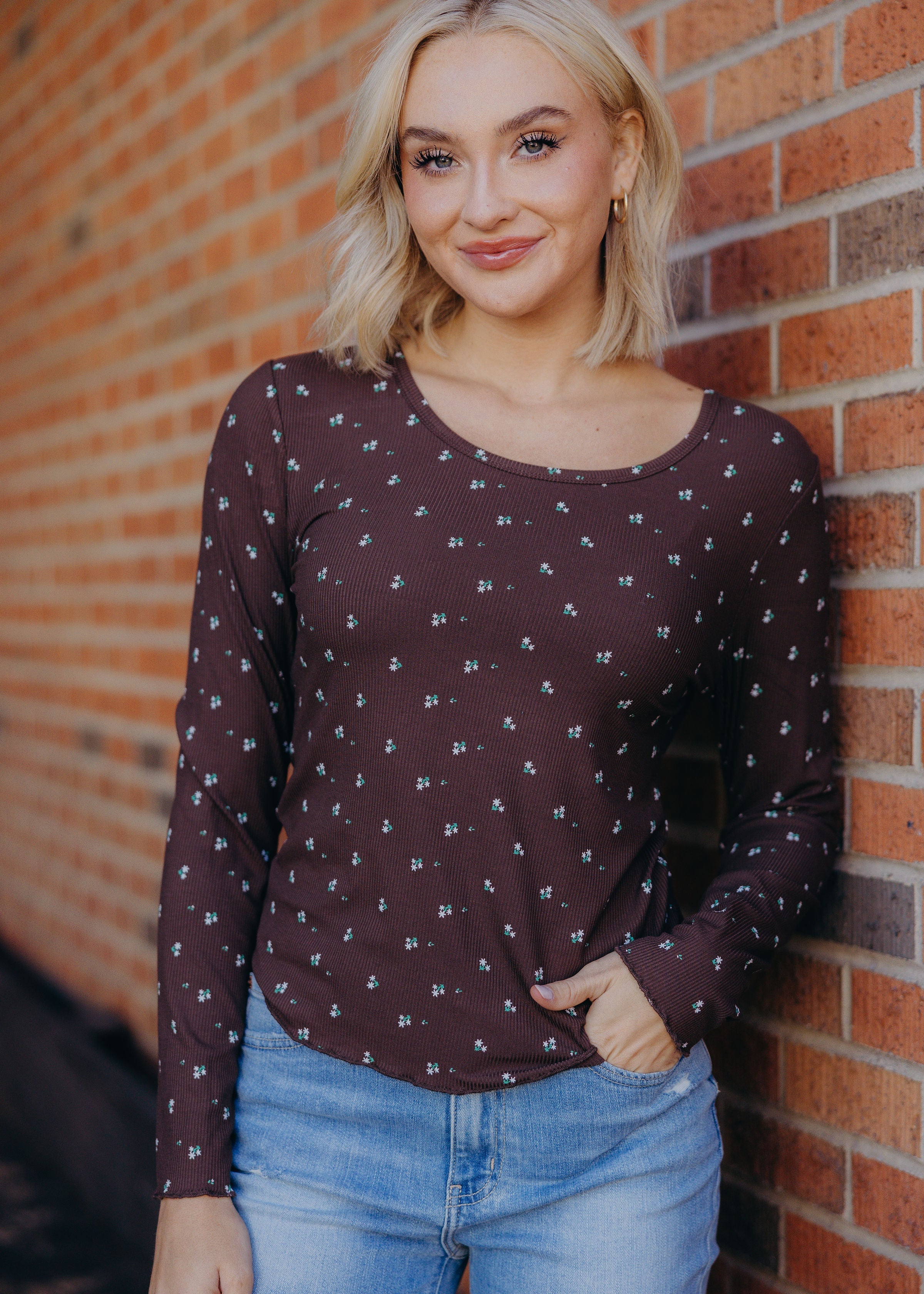 LONG SLEEVE RIBBED TEE IN TRUFFLE MOSS