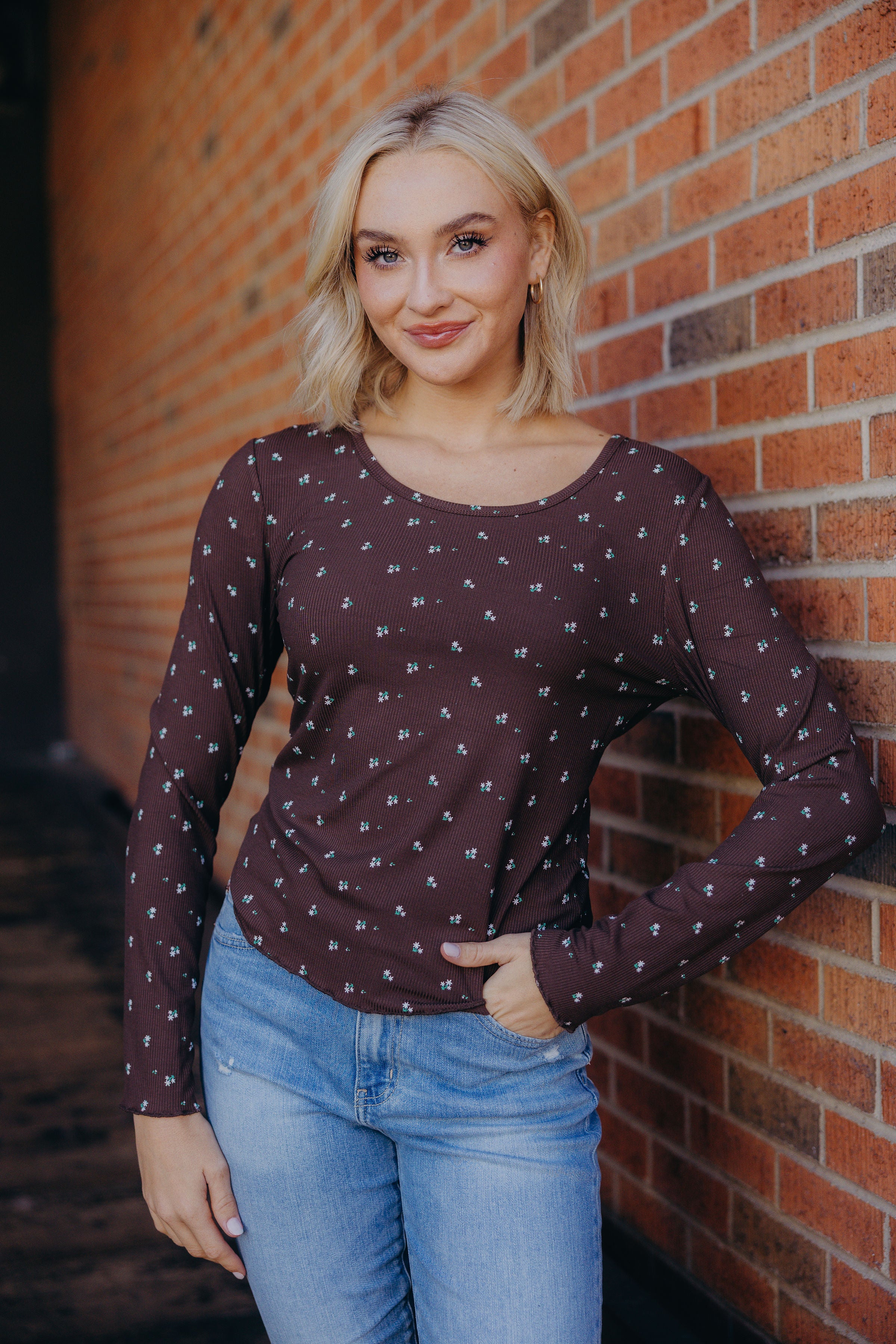 LONG SLEEVE RIBBED TEE IN TRUFFLE MOSS