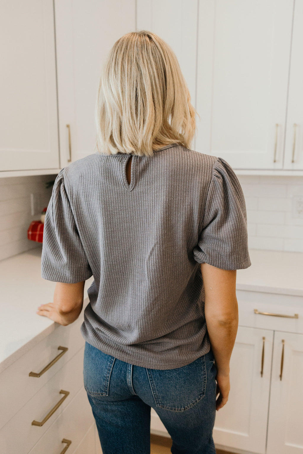 TEXTURED PUFF SLEEVE IN DOVE SLATE