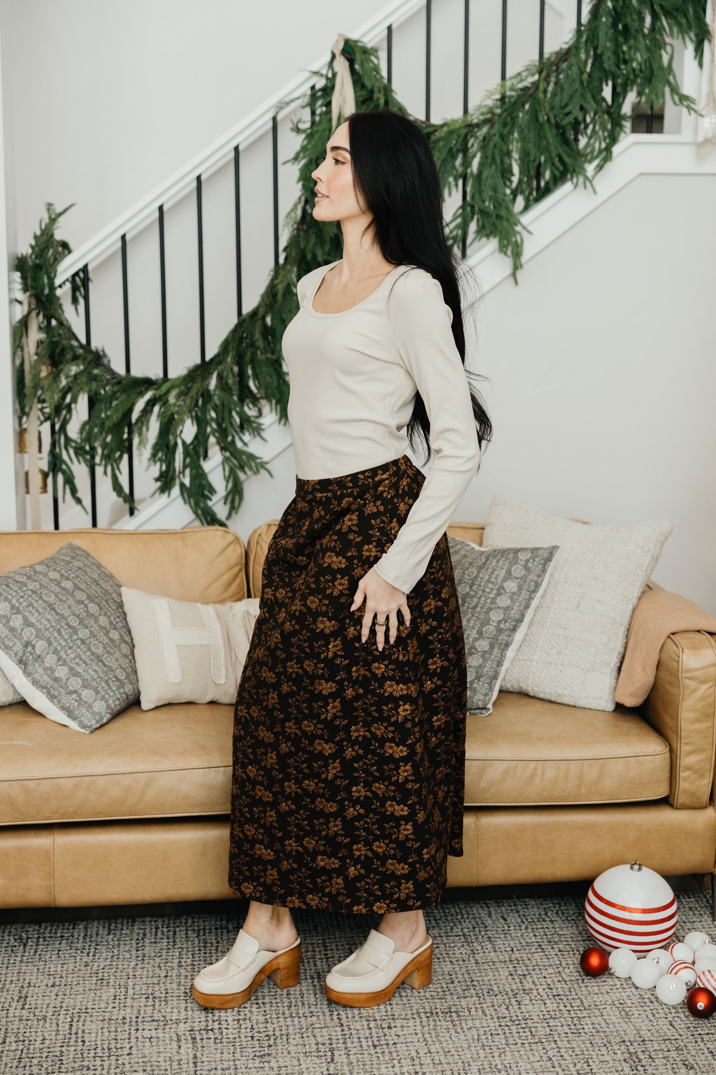 LONG SLEEVE SCOOP TEE IN MACADAMIA
