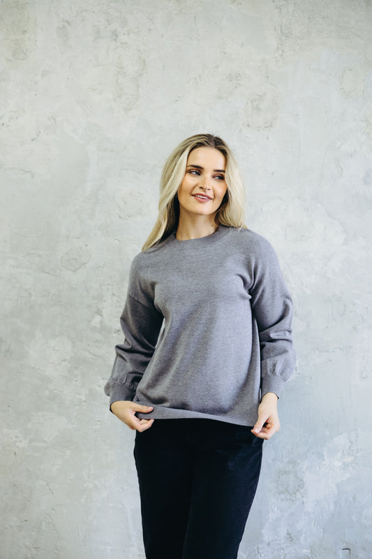 SLOUCHY SWEATER IN DARK HEATHER GRAY