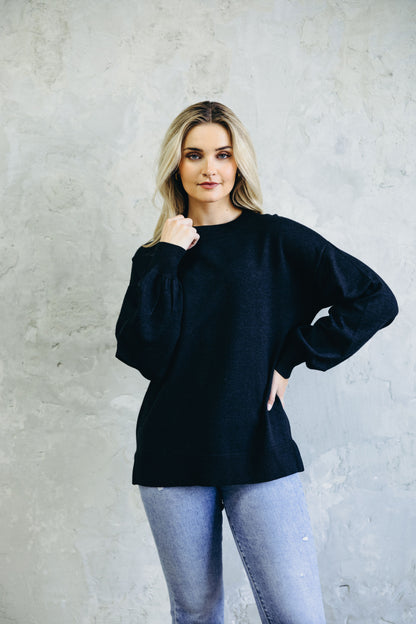 SLOUCHY SWEATER IN BLACK