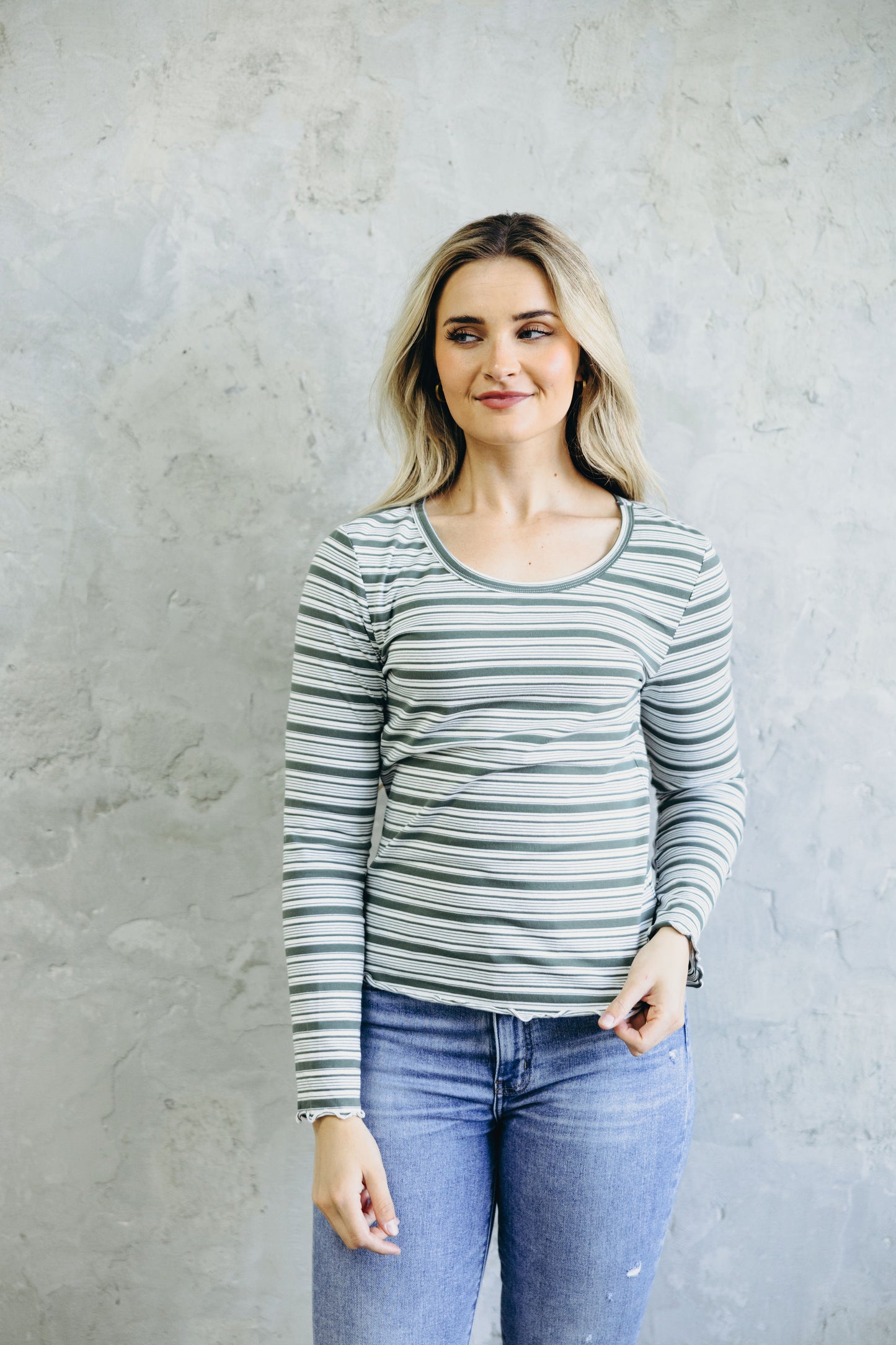 LONG SLEEVE STRIPED TEE IN OLIVE