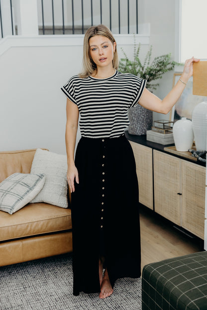 BUTTON FRONT SLIT MAXI IN BLACK