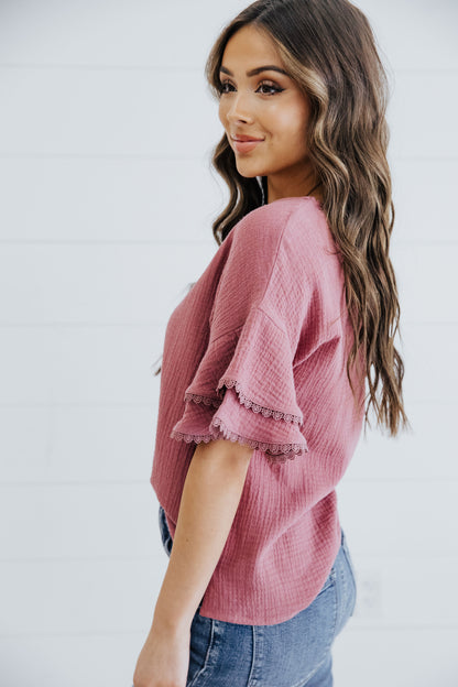 LACE TRIM BLOUSE IN MELLOW MAUVE