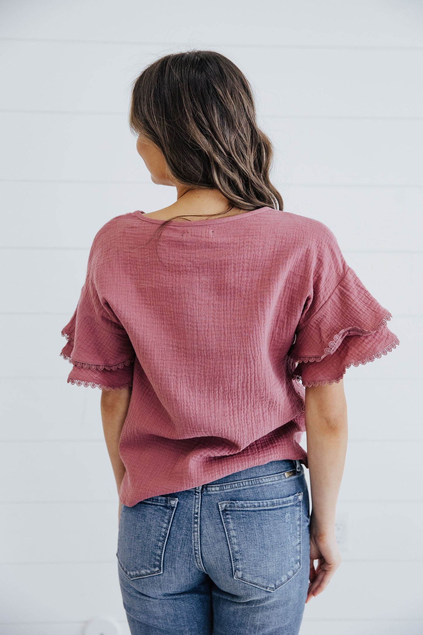 LACE TRIM BLOUSE IN MELLOW MAUVE