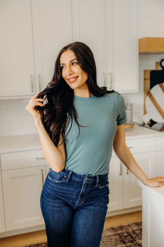 SHORT SLEEVE RIBBED TEE IN GLACIER LAKE