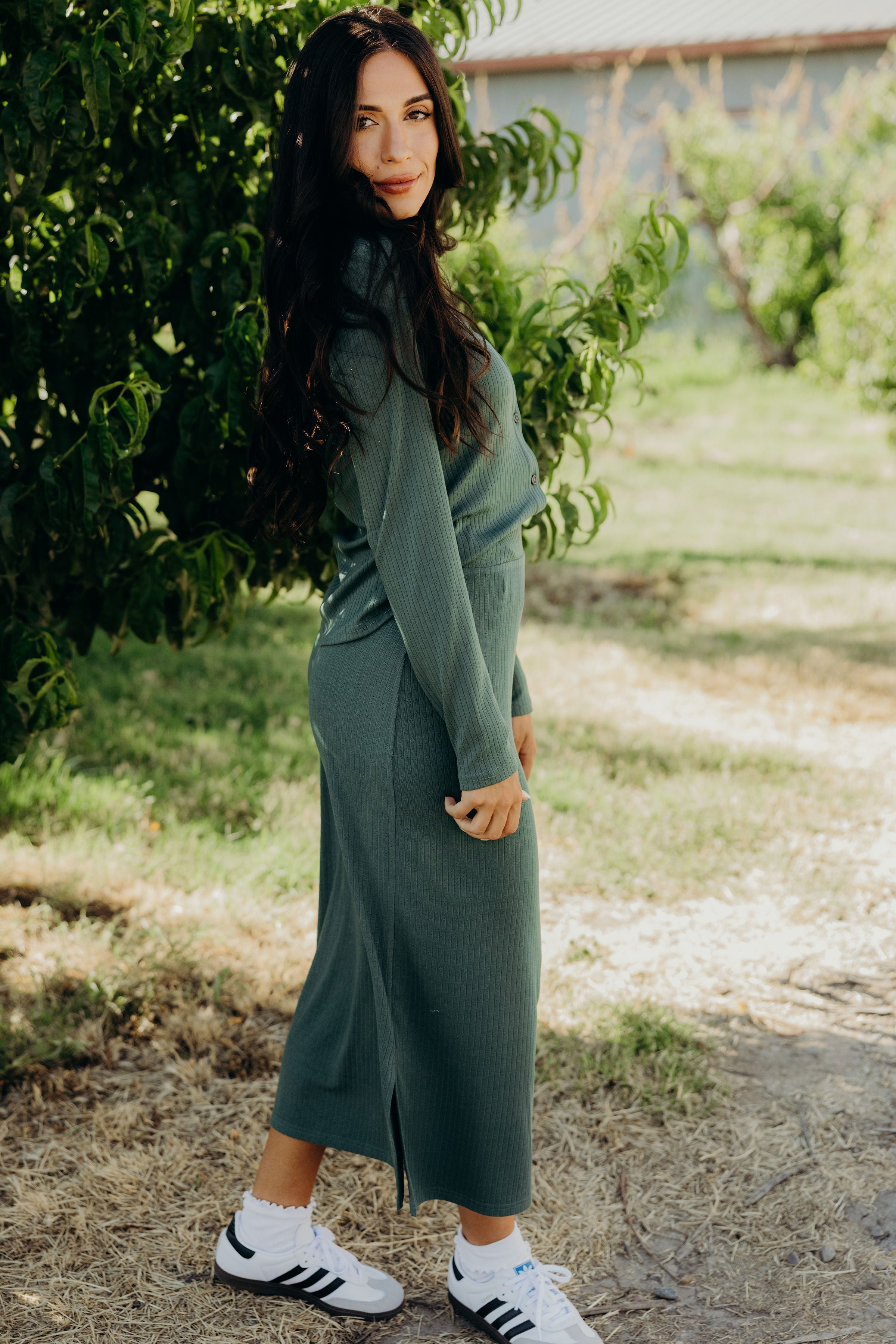 SATURDAY SKIRT IN TENNIS COURT