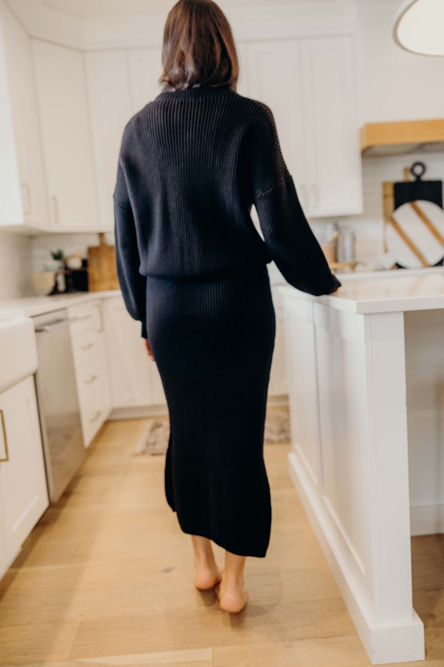 MIDI SWEATER SKIRT IN BLACK