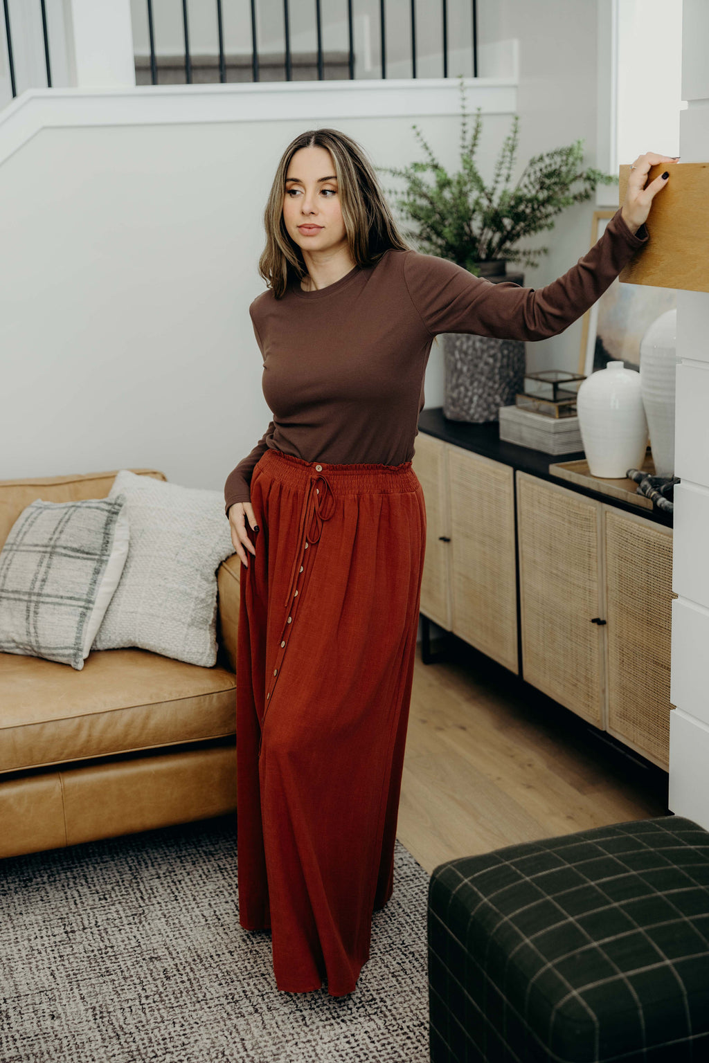 HIGH NECK LONG SLEEVE TEE IN RUSTIC BROWN