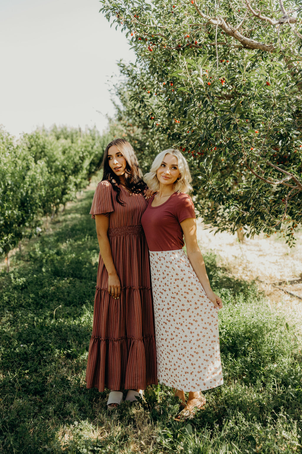 TEXTURED MIDI SKIRT IN TOASTED TROPIC