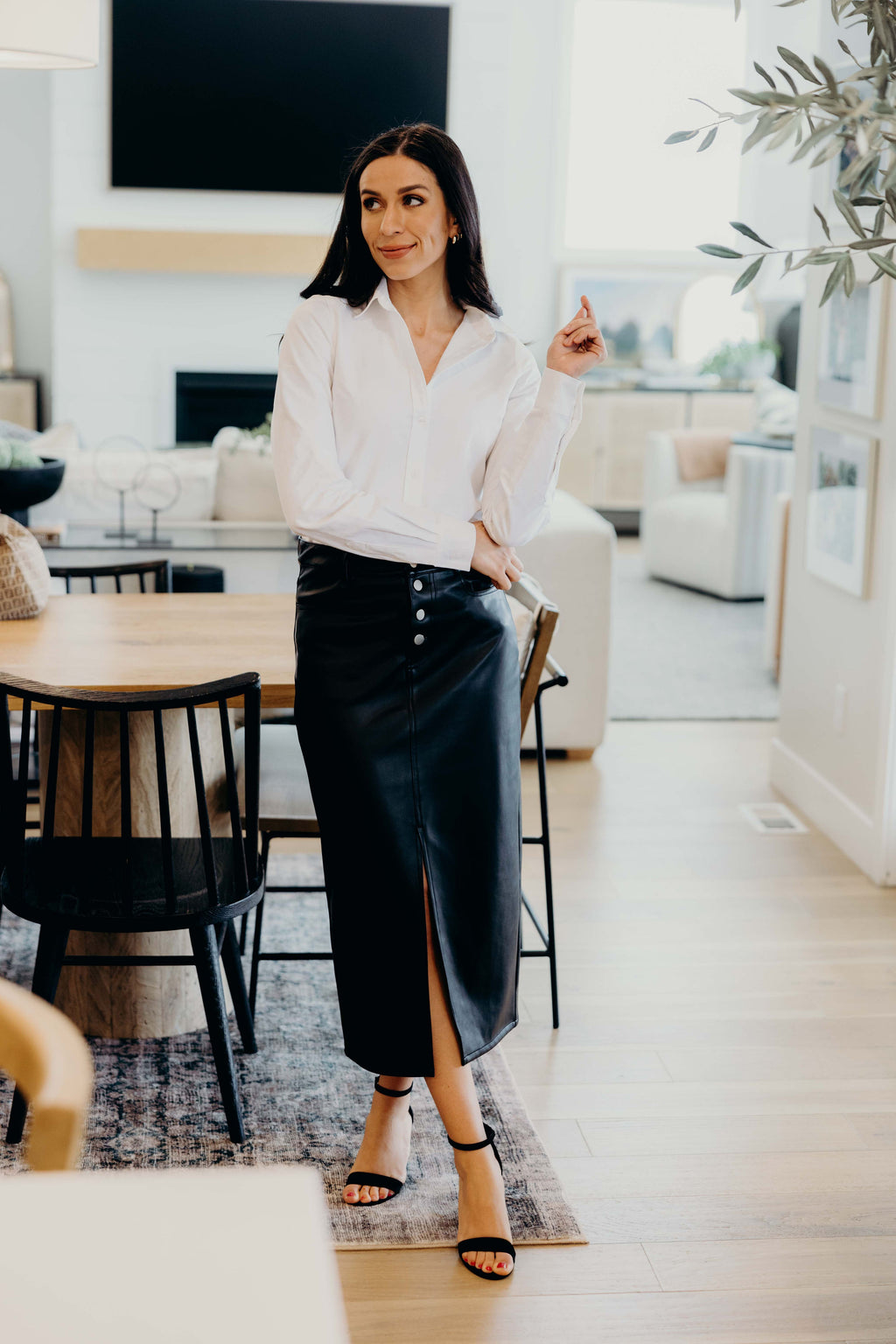 CLASSIC BUTTON DOWN SHIRT IN WHITE