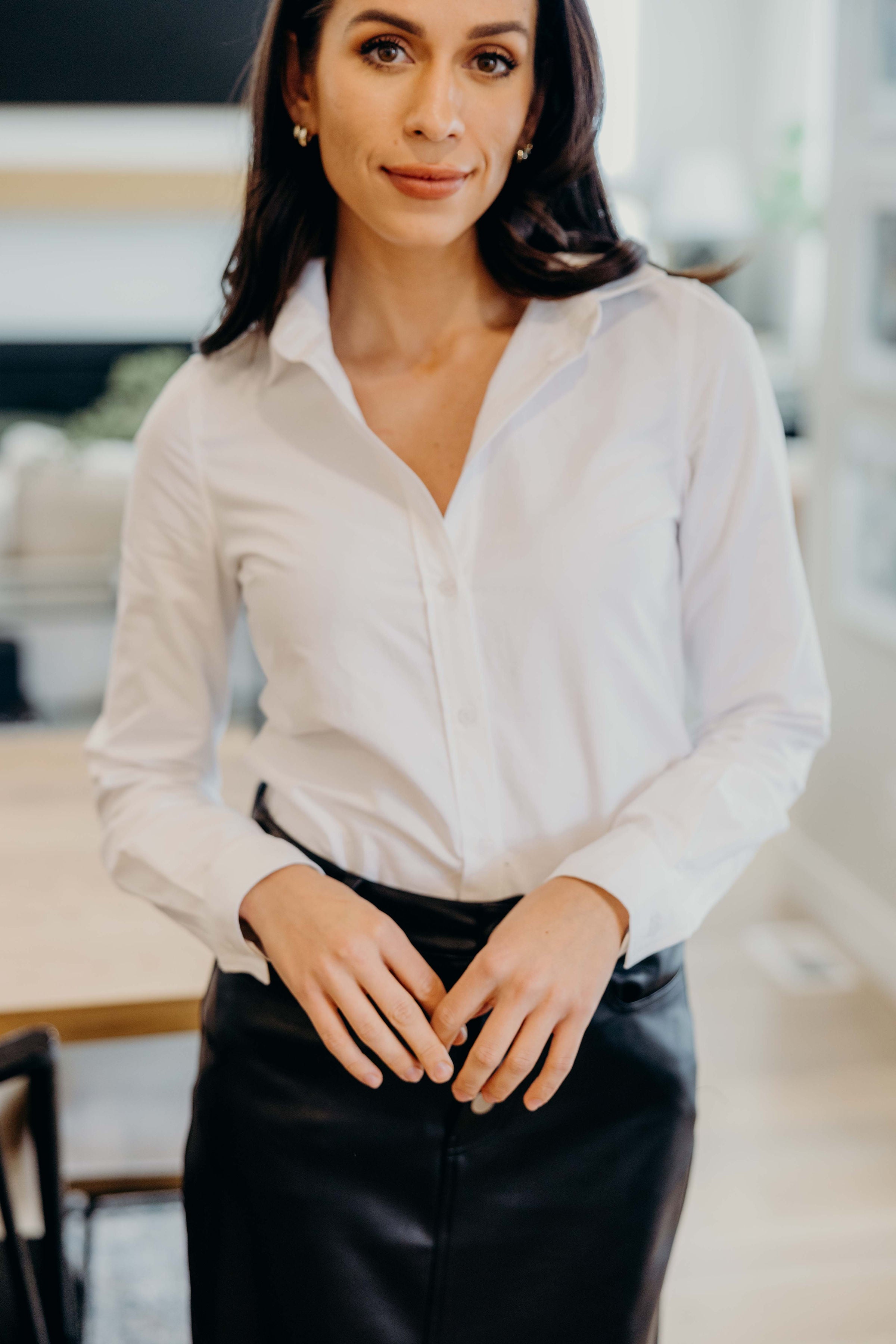 CLASSIC BUTTON DOWN SHIRT IN WHITE