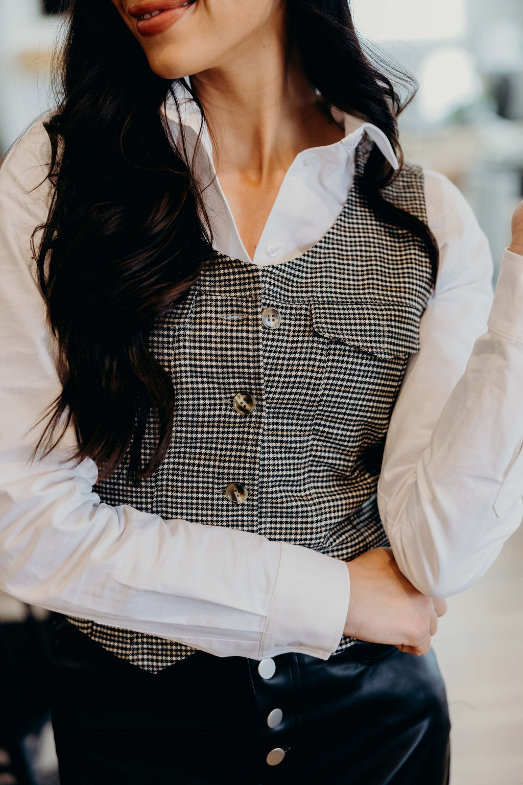 FITTED VEST IN BLACK HOUNDSTOOTH FINAL SALE