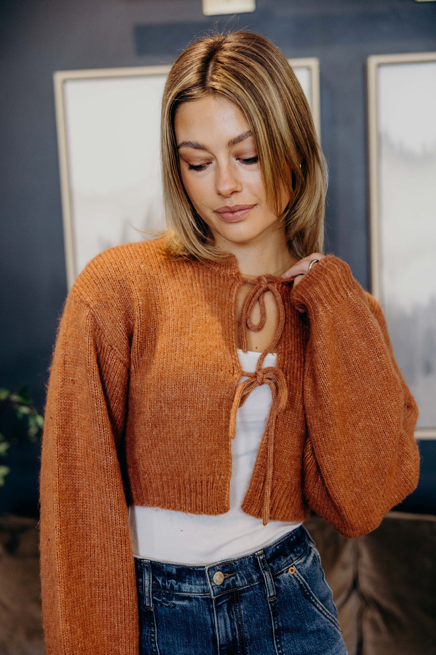BOW FRONT CROP SWEATER IN HEATHERED PUMPKIN