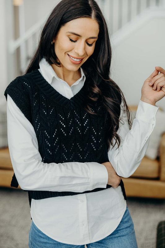 CABLE KNIT SWEATER VEST IN BLACK