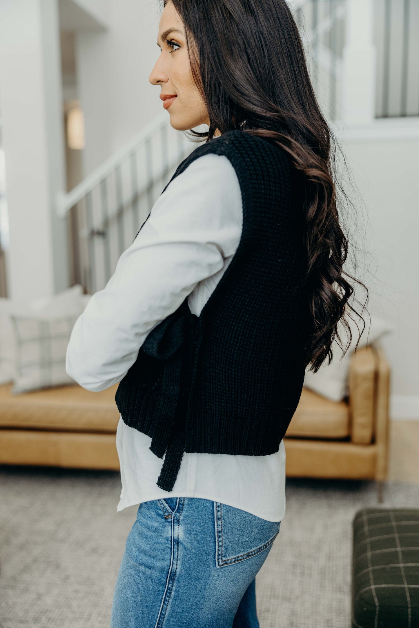 CABLE KNIT SWEATER VEST IN BLACK