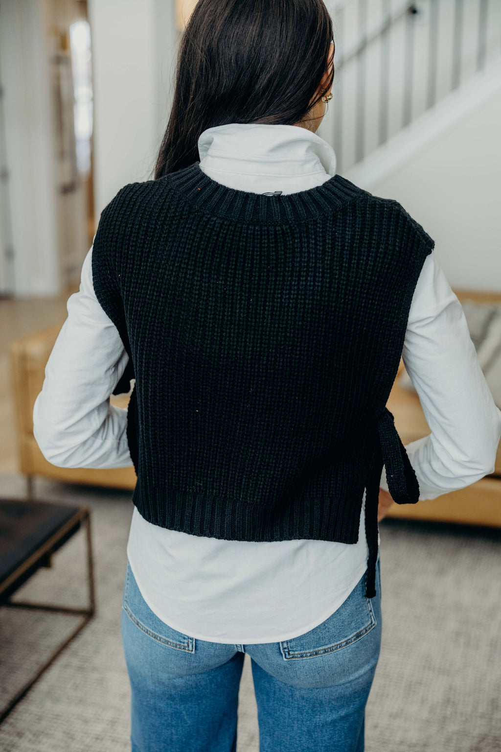 CABLE KNIT SWEATER VEST IN BLACK