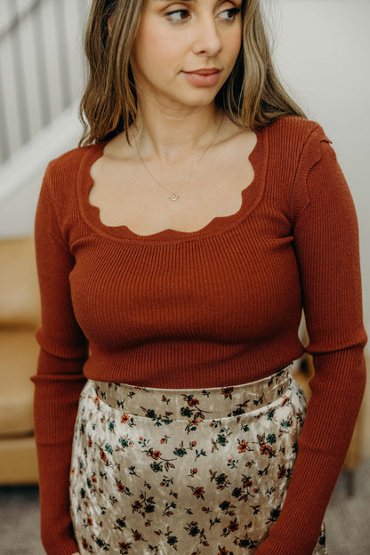 SCALLOP LONG SLEEVE SWEATER IN COPPER