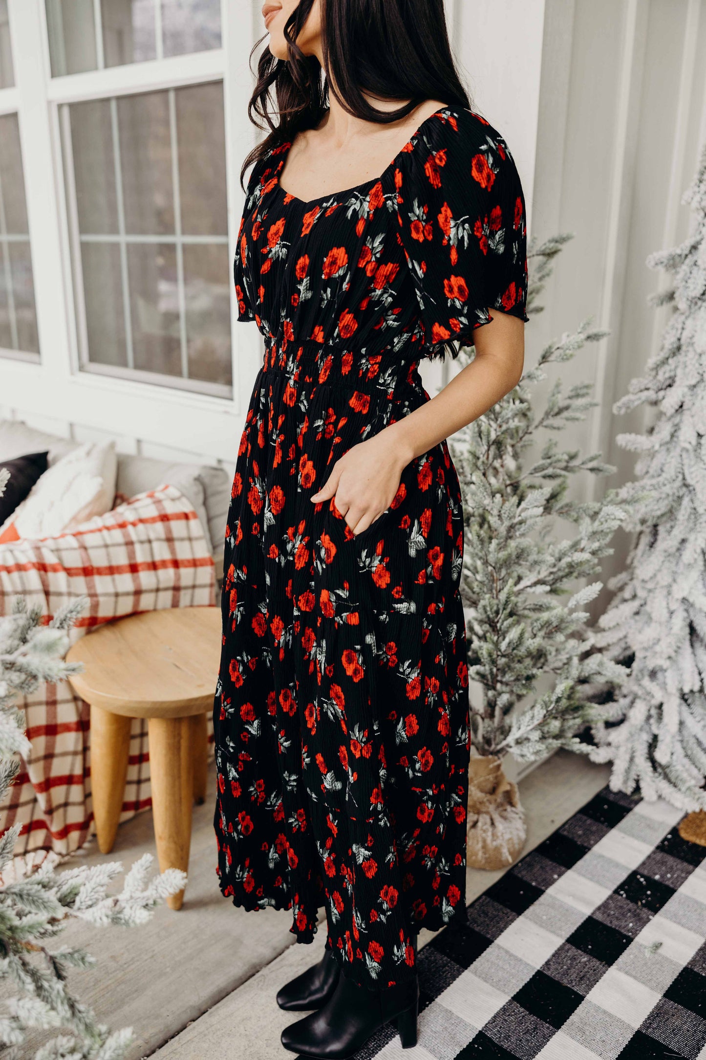 THE DARCI IN SCARLET BLOOM