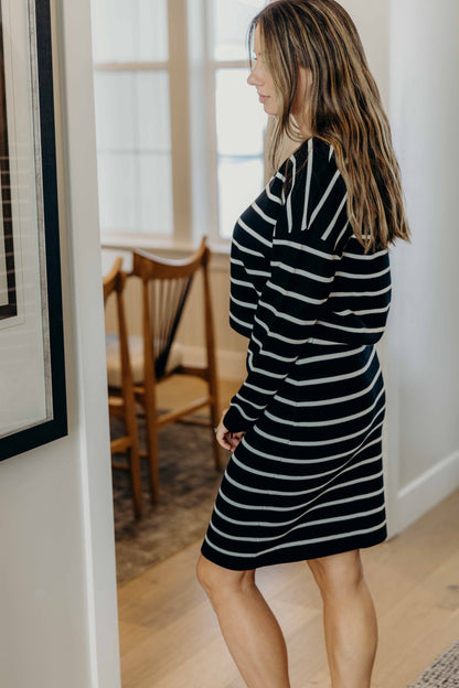 STRIPED KNIT SWEATER IN BLACK