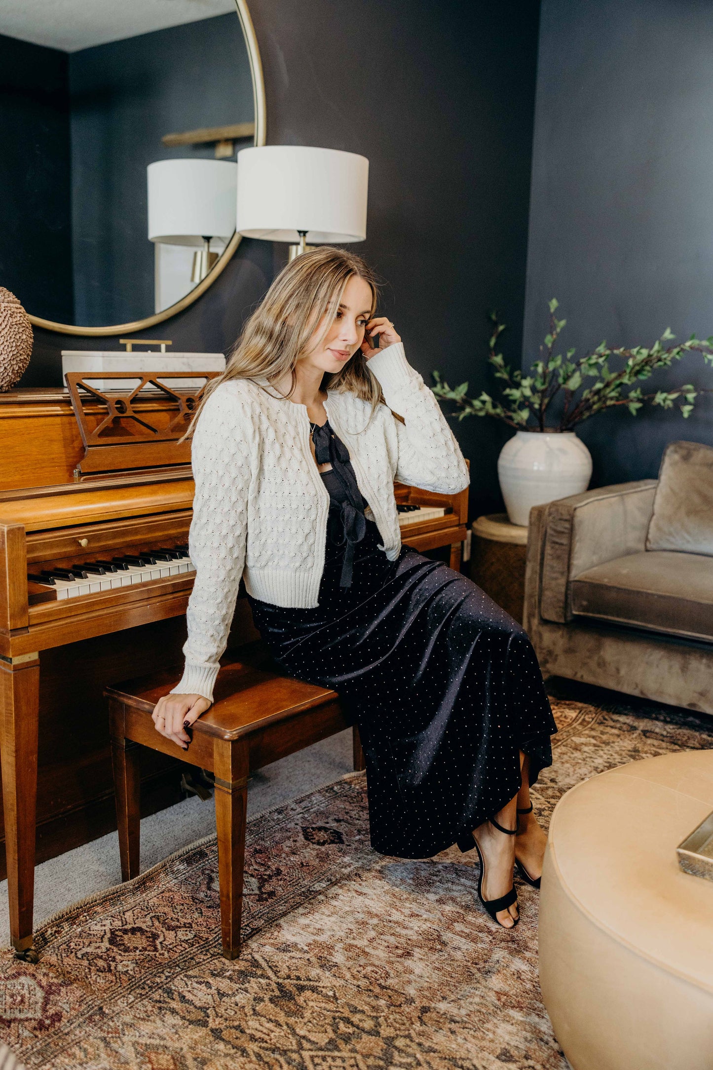 STRAIGHT SKIRT IN BLACK